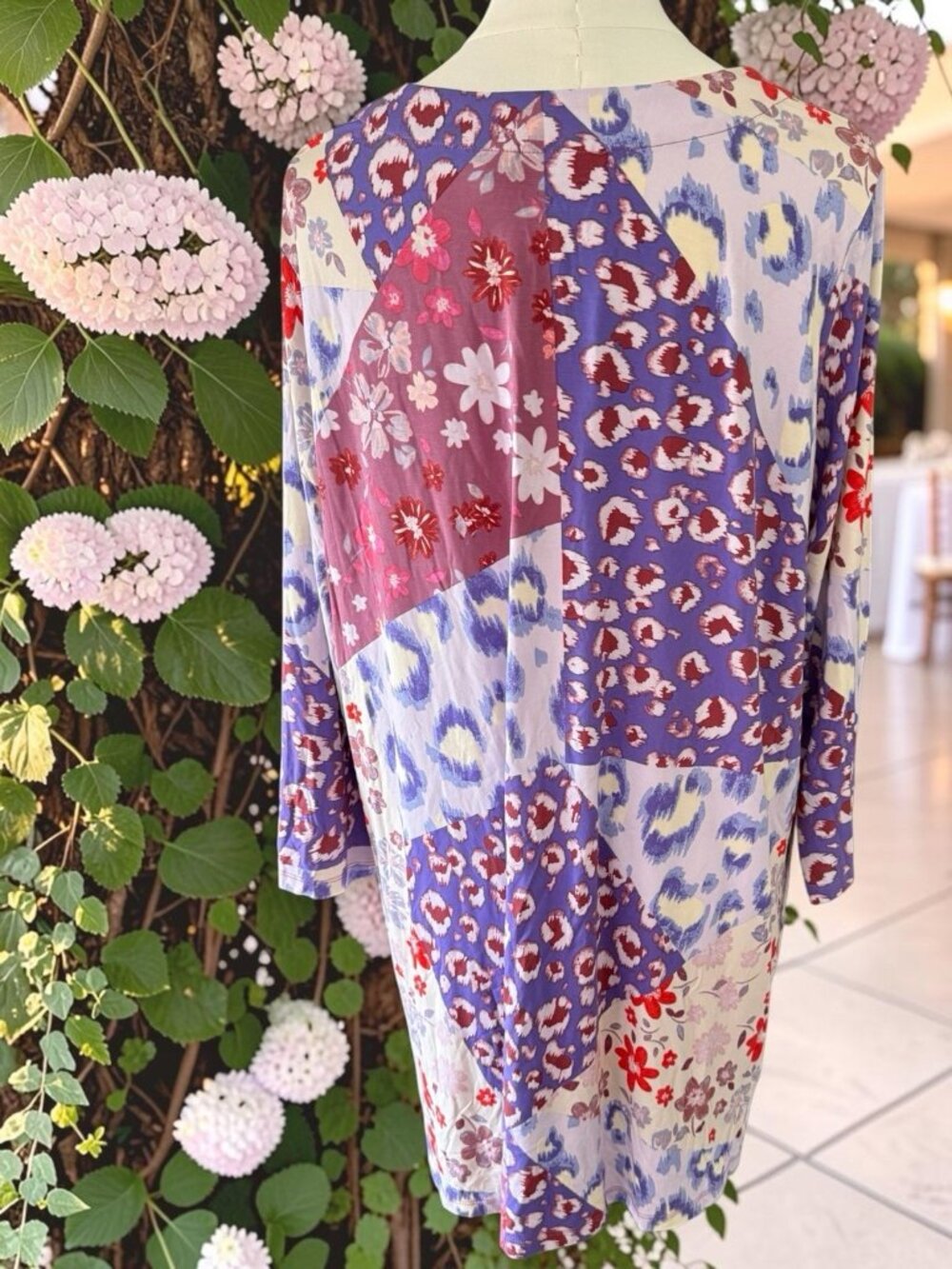 Logo By Lori Goldstein 3/4 Sleeve Multi-Paterned Design Top-Size 1X-Side Pockets - Picture 2 of 2